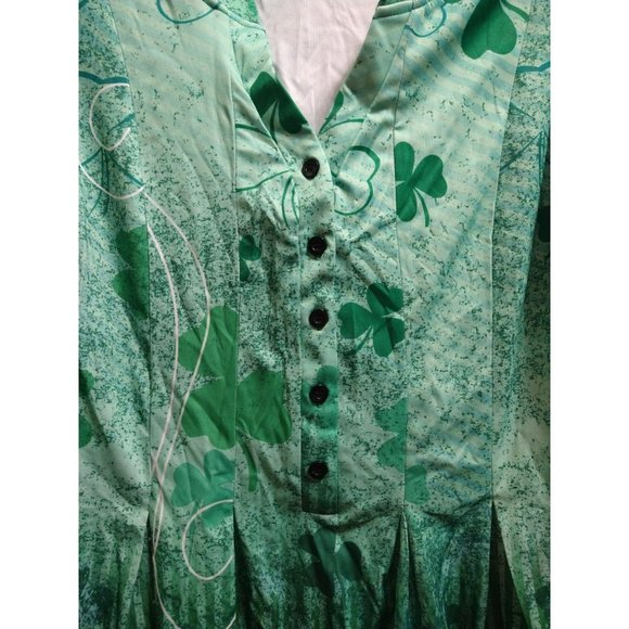 Shamrock lucky Saint Patrick's Day Green blouse size Medium - Picture 3 of 5